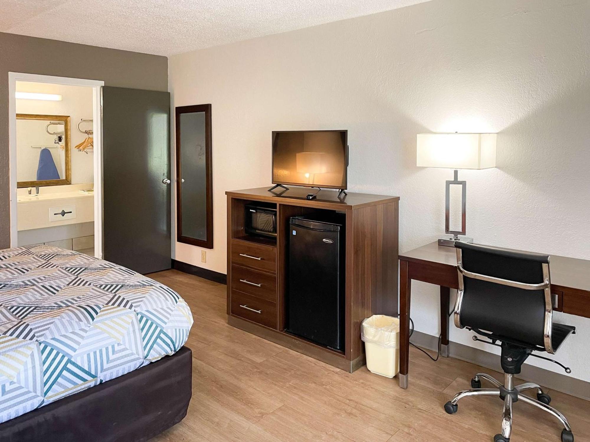 Motel 6 Opelika Al Zewnętrze zdjęcie